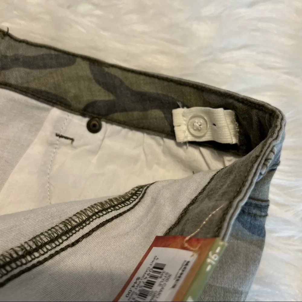 Mudd Girls Super Skinny Jeans Pants Camo print with studs 5 pocket Distressed 16